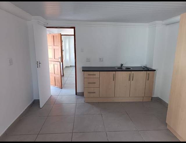 1 BEDROOM PROPERTY TO RENT IN BAYVIEW
